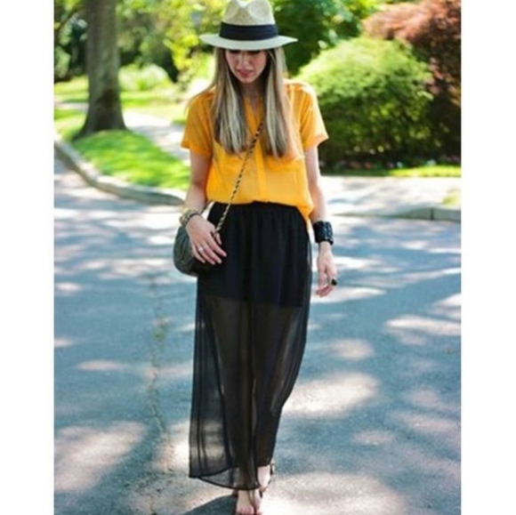 TORY BURCH BLACK acrylic resin STATEMENT PIECE absolutely 💯 gorgeous! 🩷🖤🩷🖤 - Picture 2 of 4